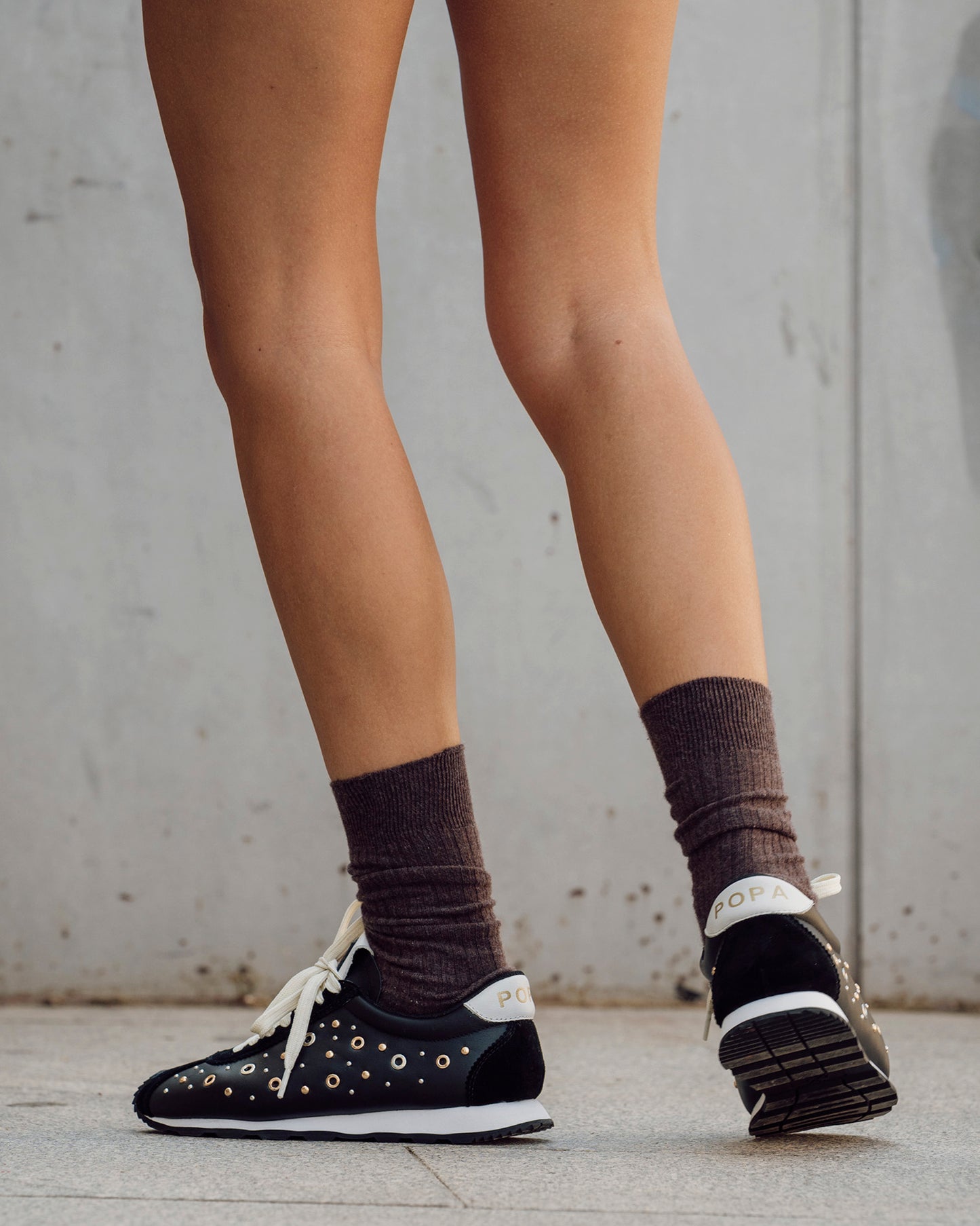 Zapatilla Inara Tachuelas Negro
