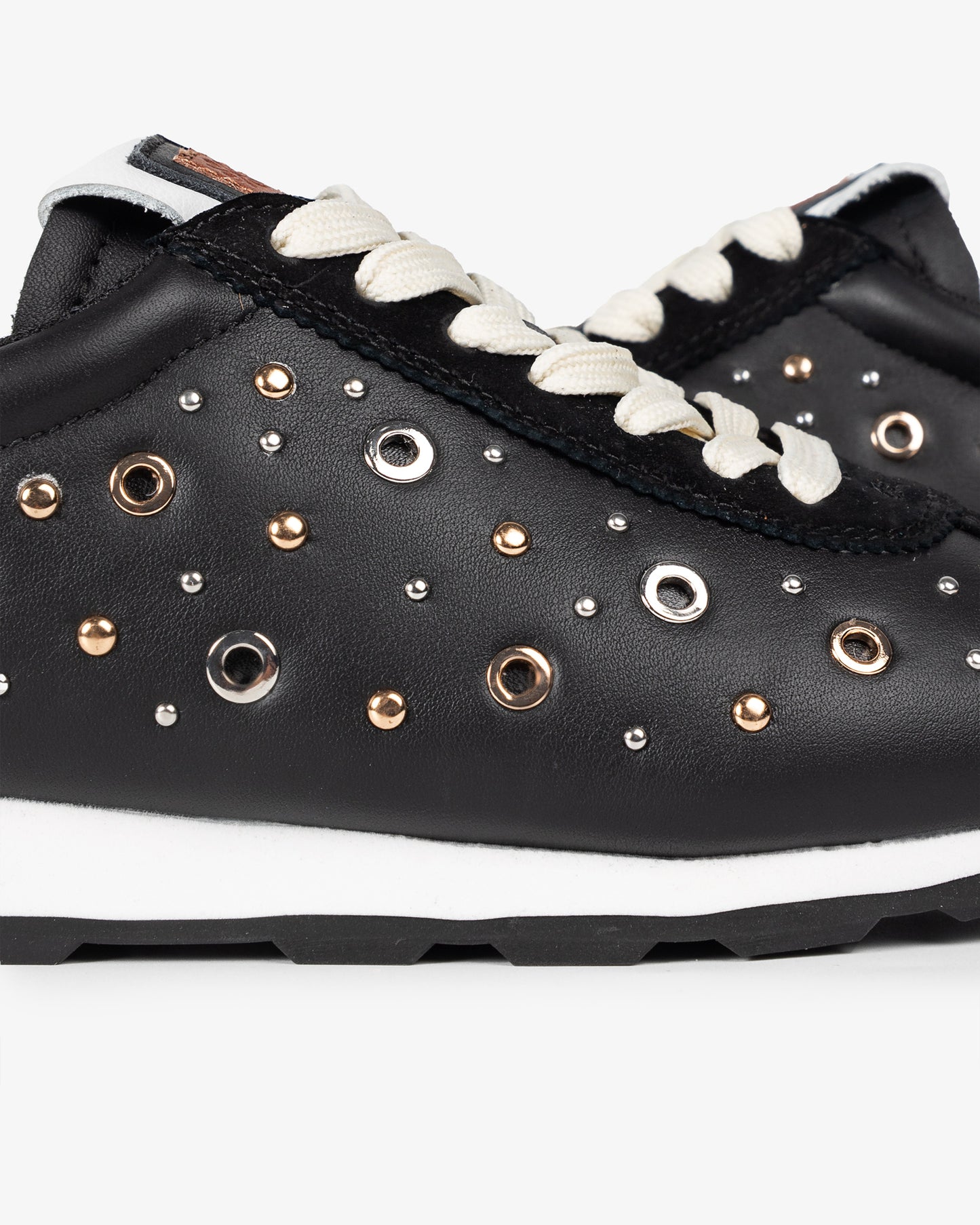 Zapatilla Inara Tachuelas Negro