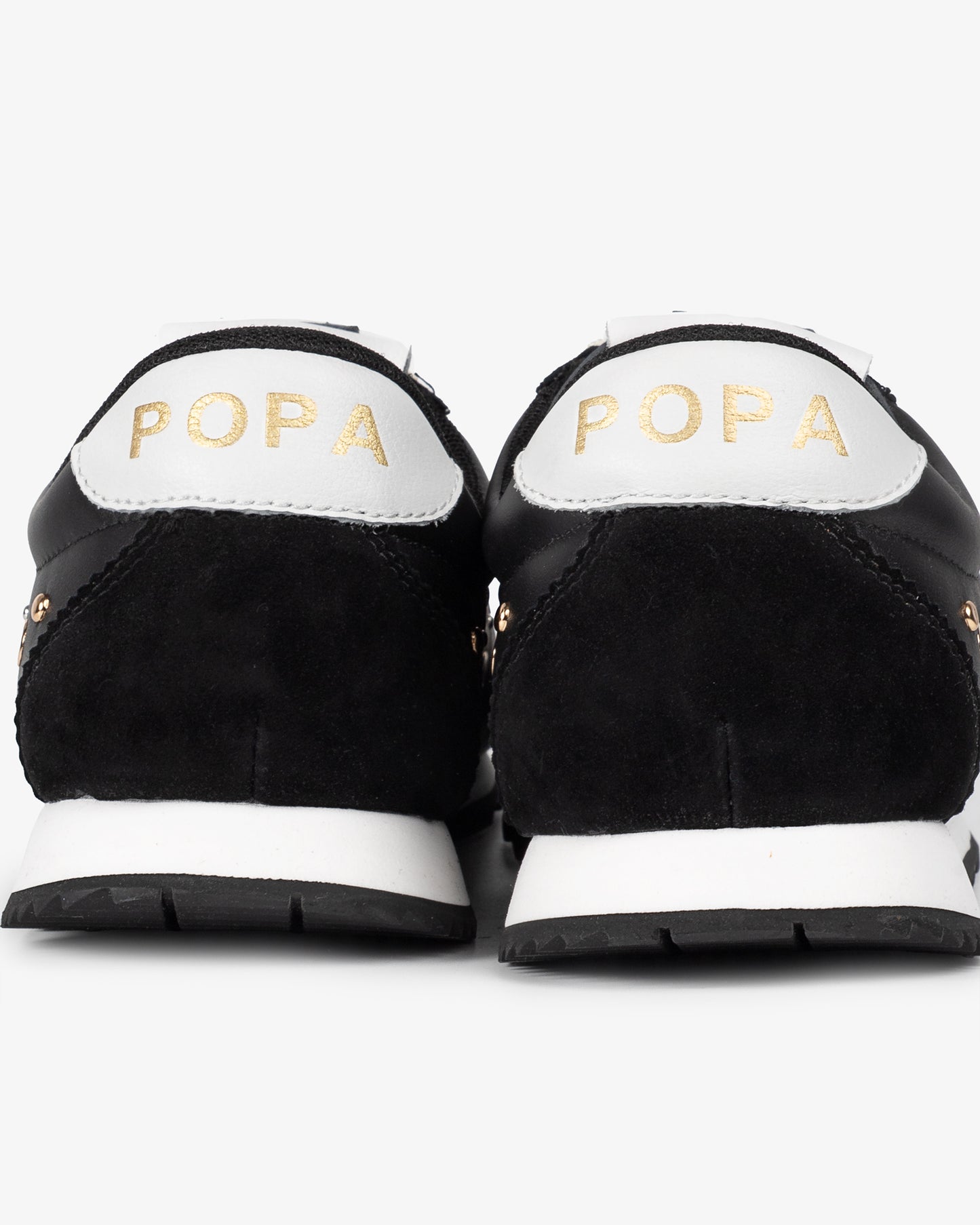 Zapatilla Inara Tachuelas Negro