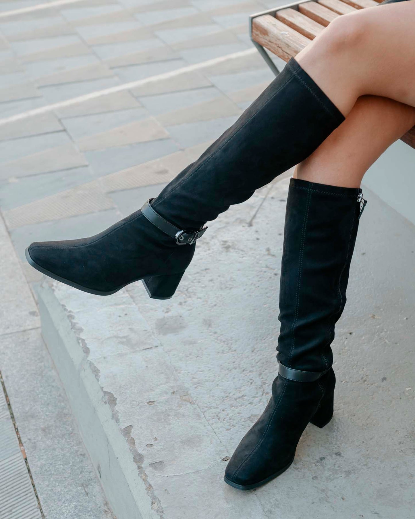 Bota Alta de Antelina Negra Flare