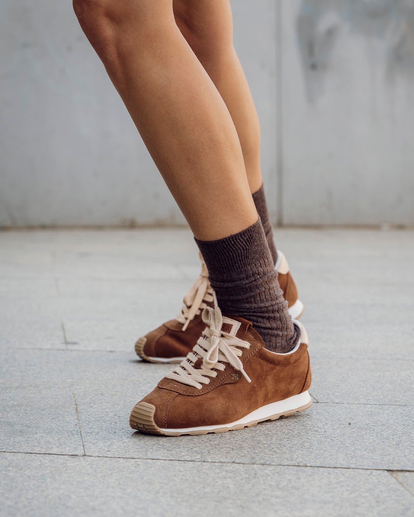 Zapatilla Kira Serraje Marron